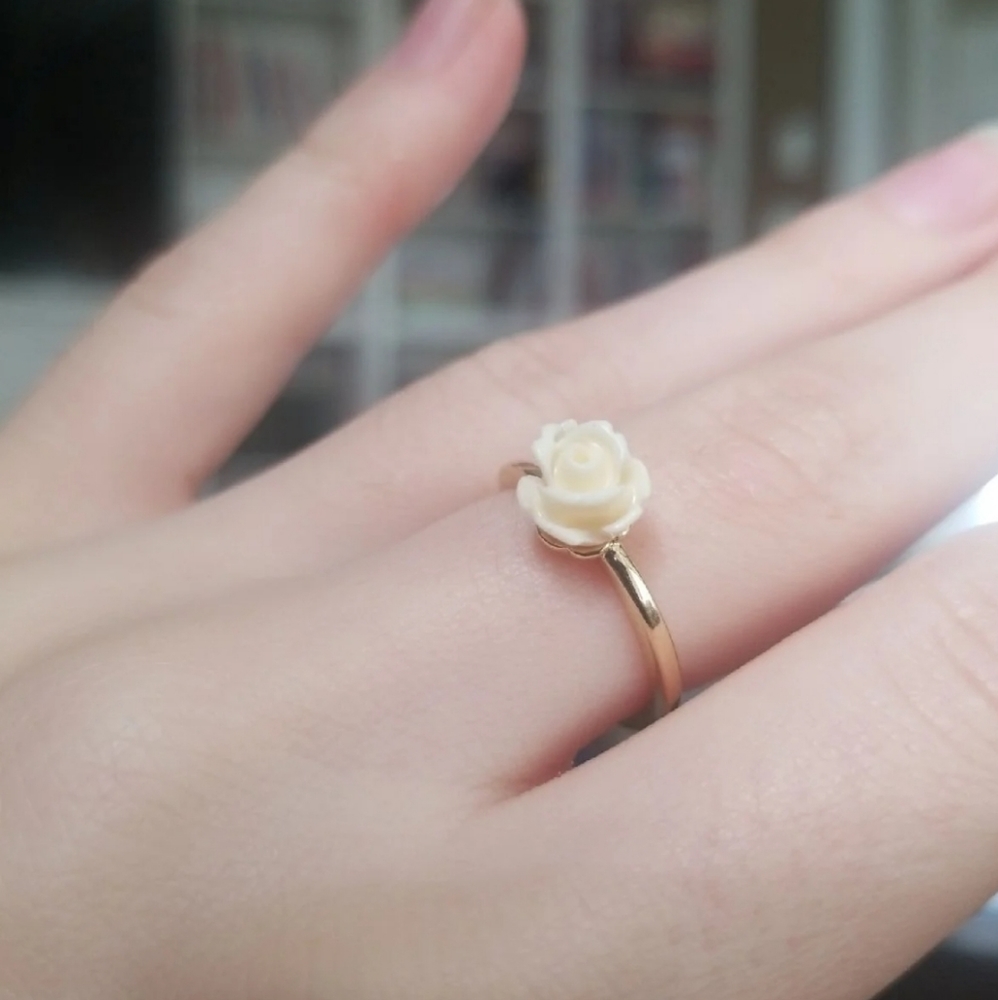 NWT rose ring